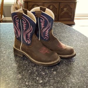 Women’s cowgirl boots